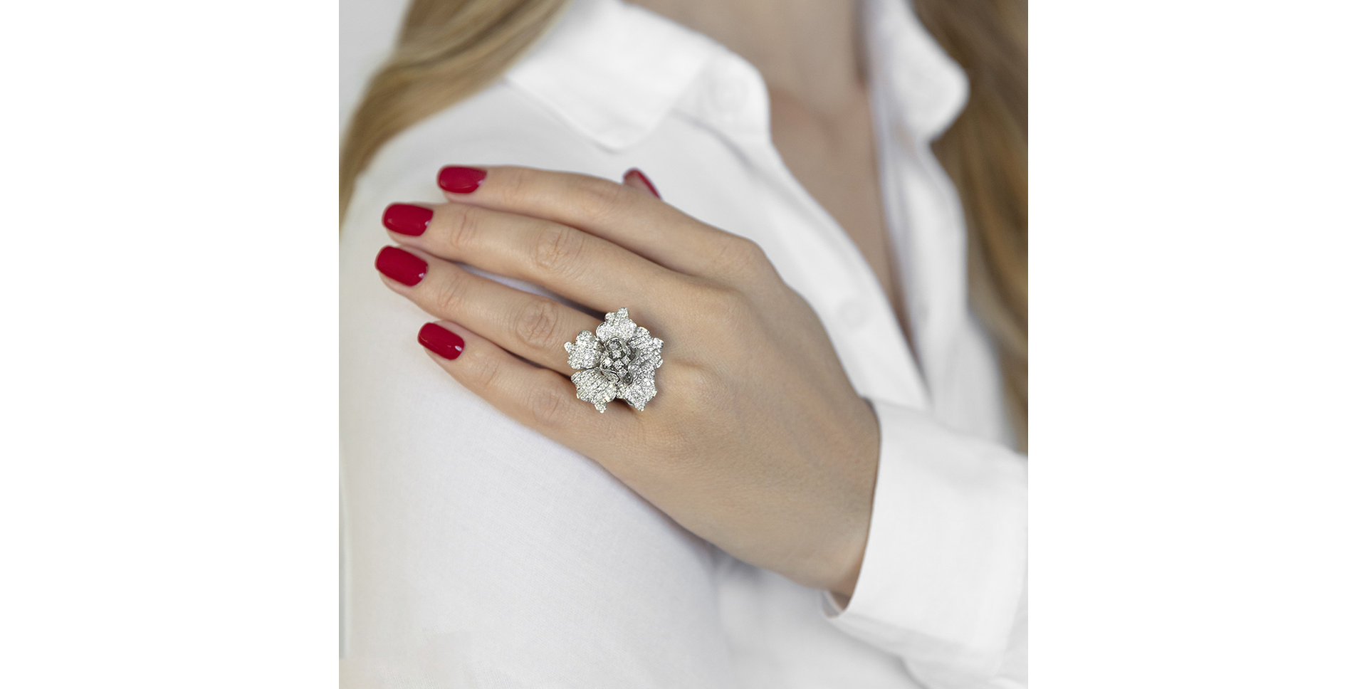 Diamond ring Queen Flower