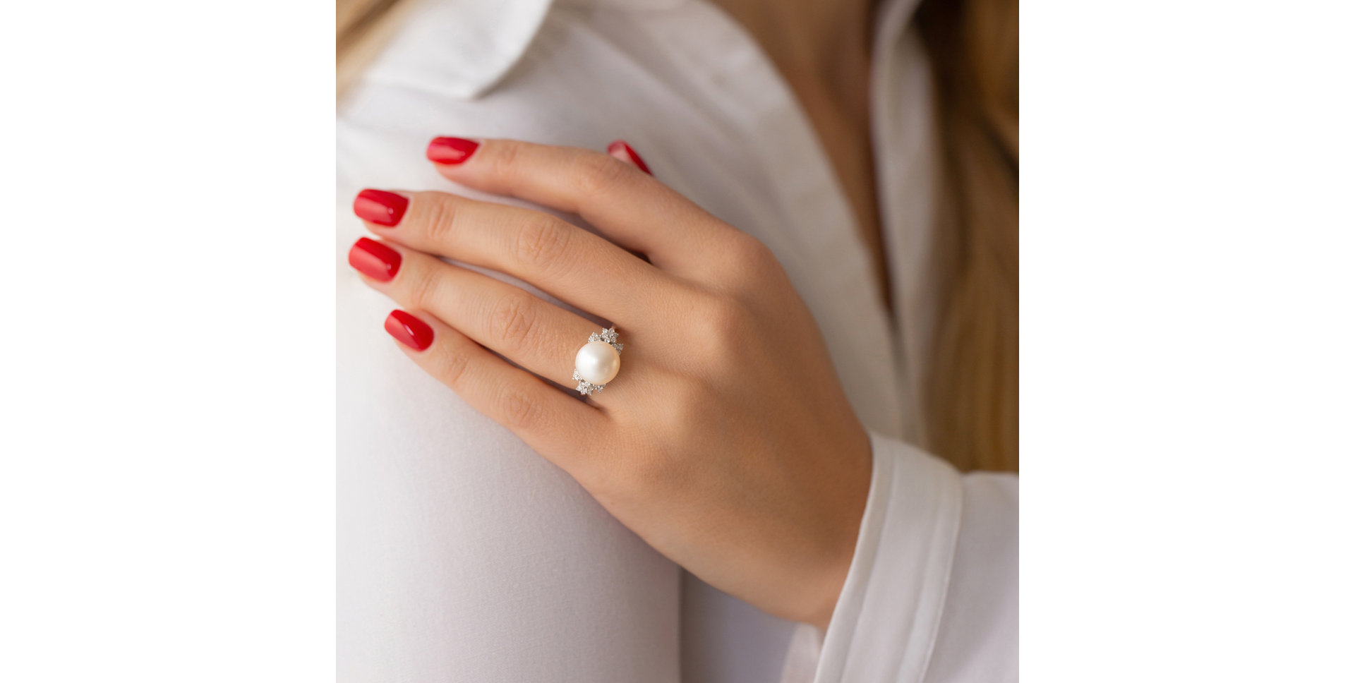 Diamond ring with Pearl Caribbean Mystery