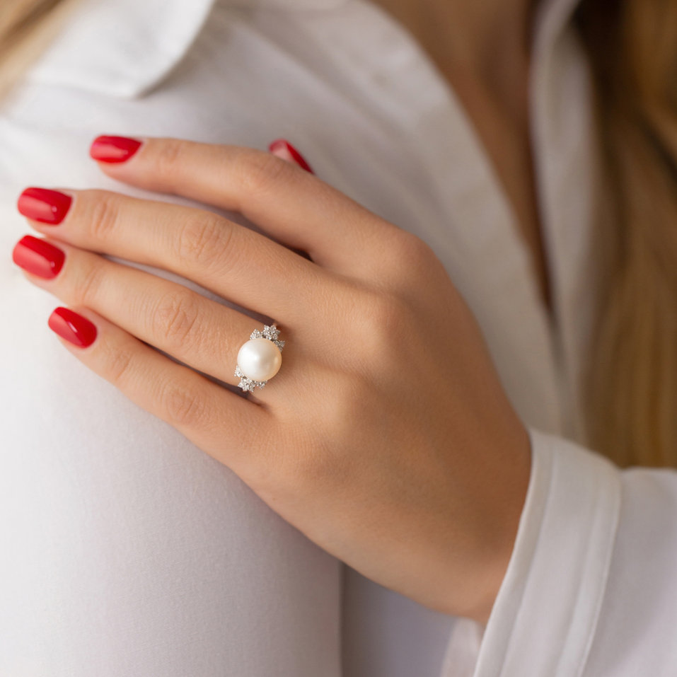 Diamond ring with Pearl Caribbean Mystery