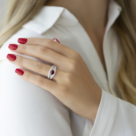 Diamond ring with Ruby Einauidi