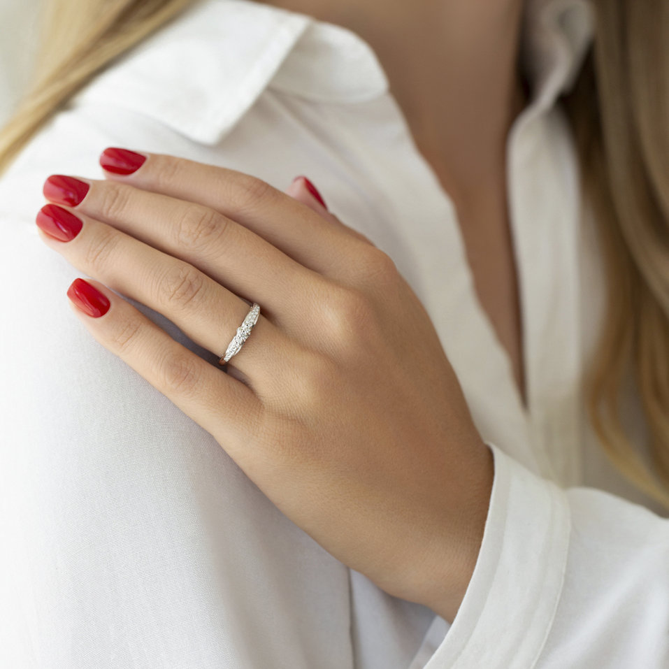 Diamond ring Genovieve