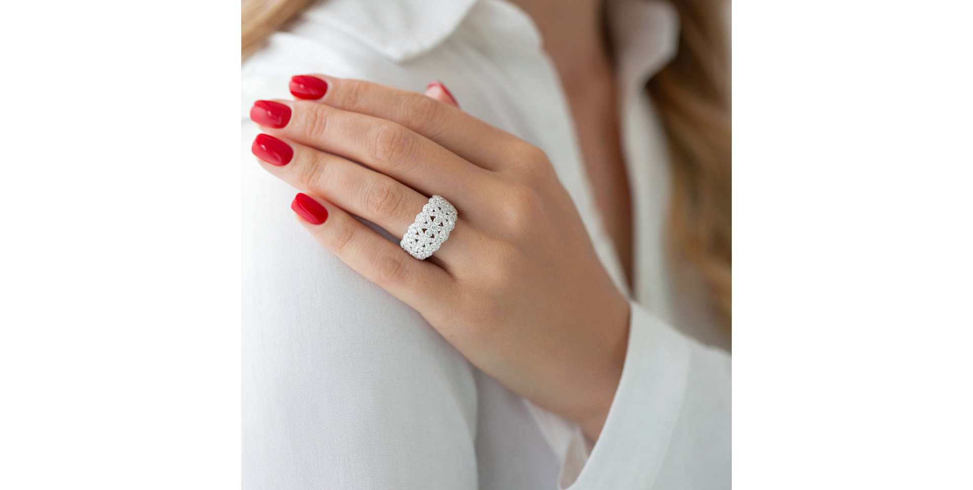 Diamond ring Le Chic