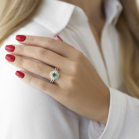 Diamond ring with Emerald Ariella