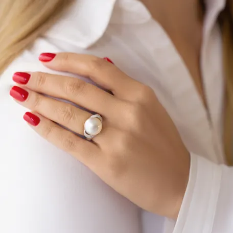 Diamond ring with Pearl Crystal Lake