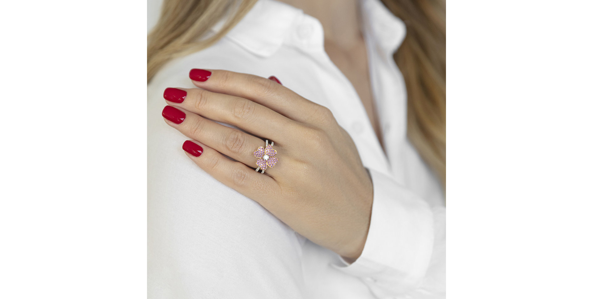 Diamond ring with Sapphire Felicitas