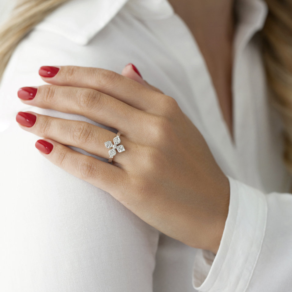 Diamond ring Melaine