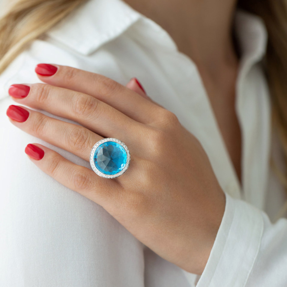 Diamond ring with Topaz Freccia