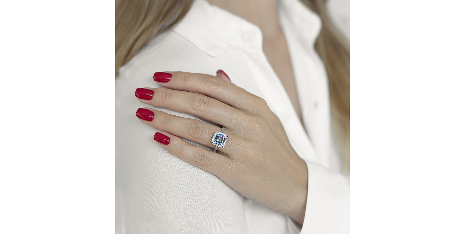 Diamond ring with Topaz Perfect Paradox