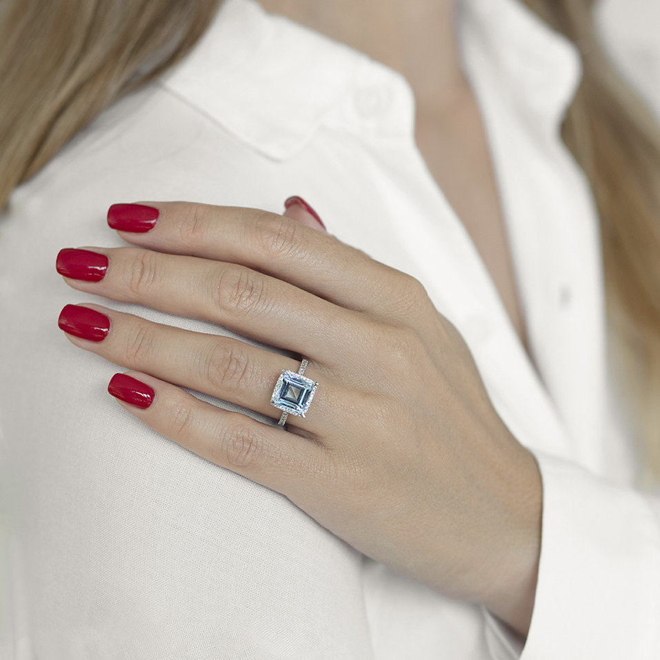 Diamond ring with Topaz Perfect Paradox