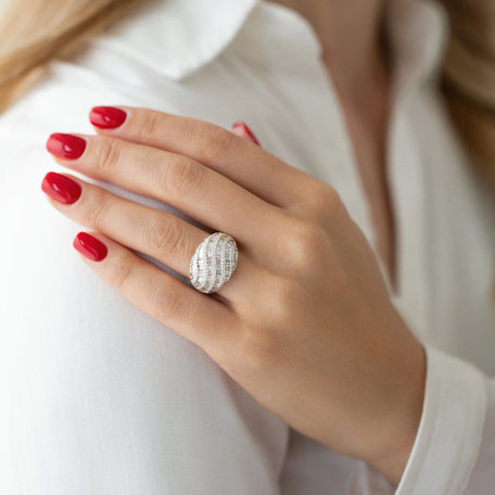 Diamond ring Ezra