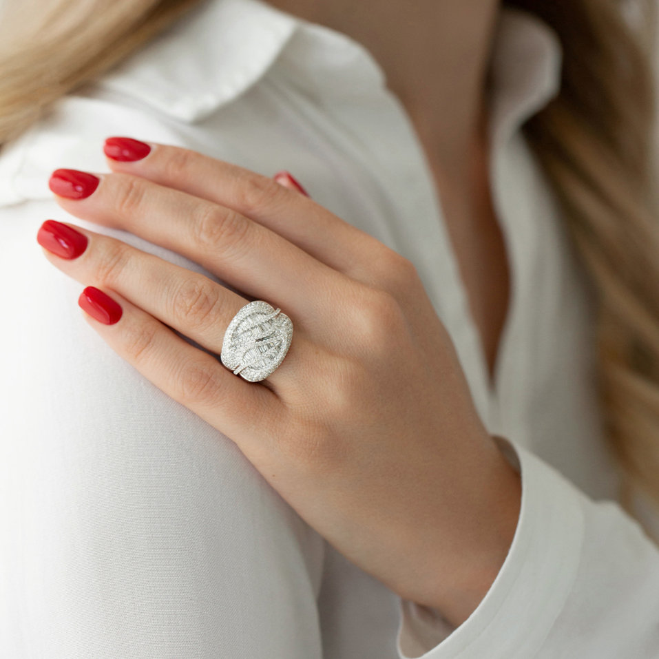 Diamond ring Cinematic Seaside