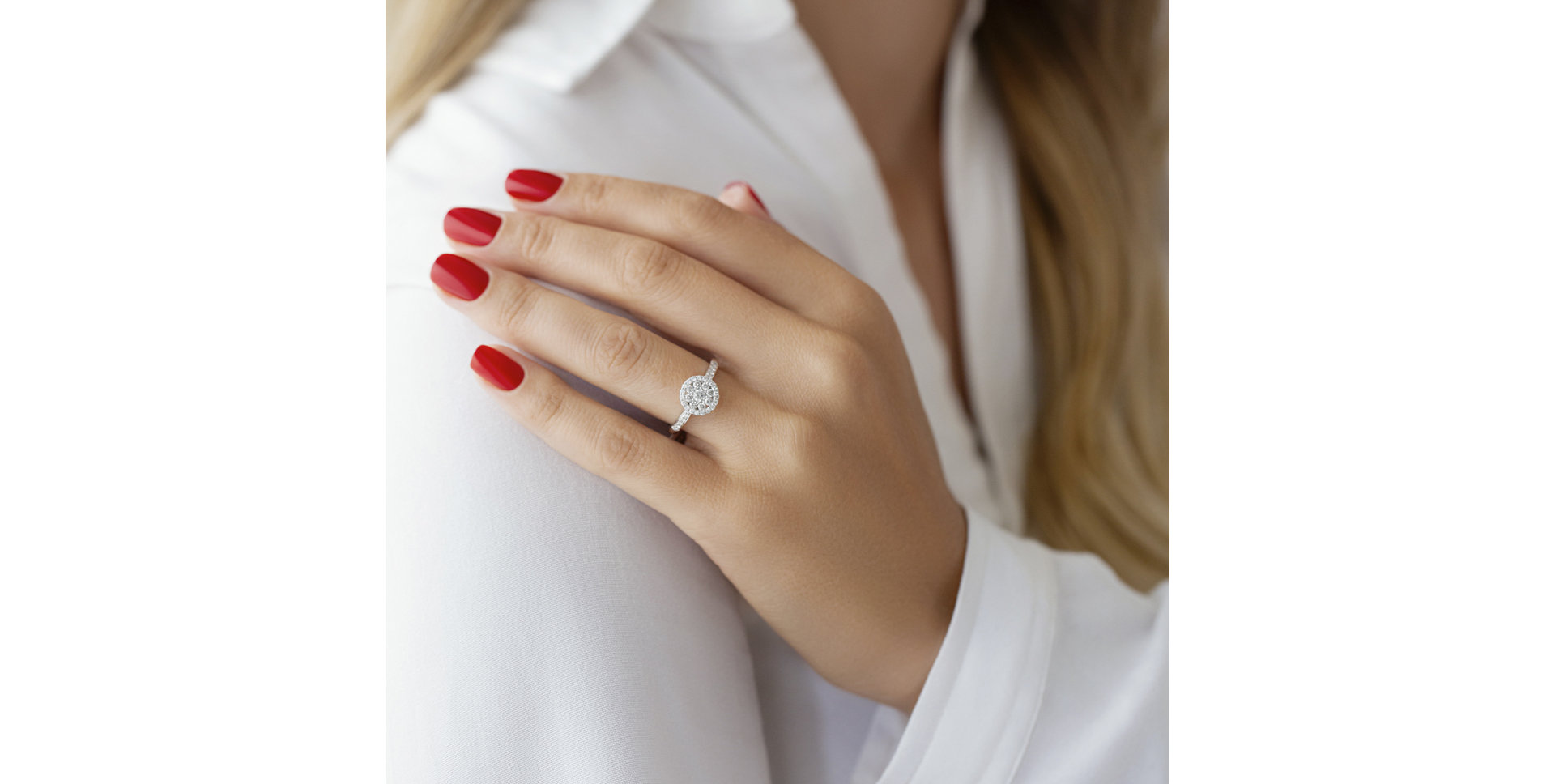 Diamond ring Magnificent Composition