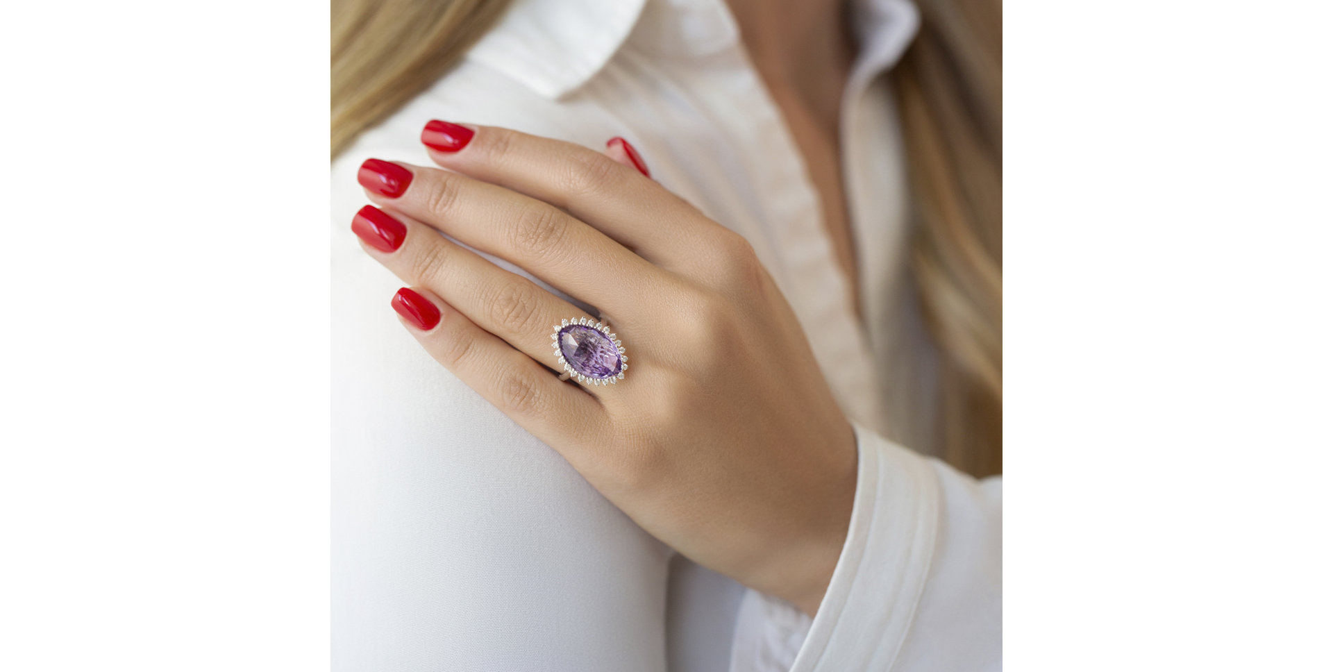 Diamond ring with Topaz Darlar Hope