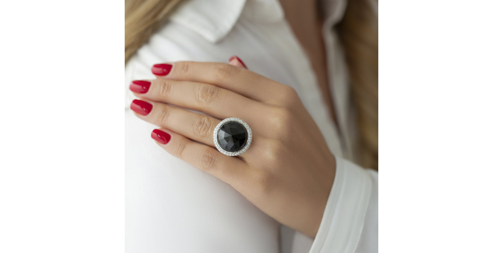 Diamond ring with Quartz Freccia