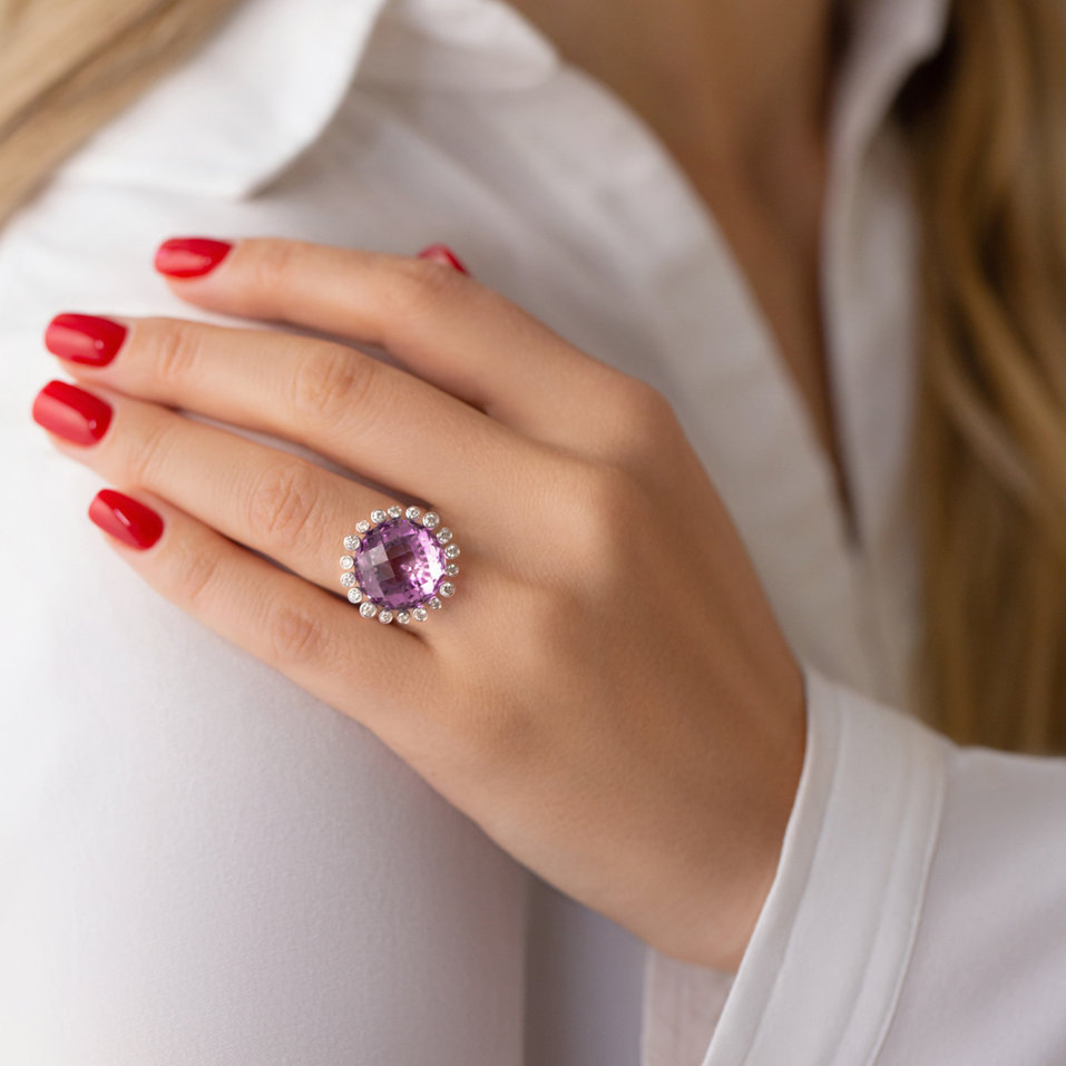 Diamond Diamond rings with Amethyst Mina
