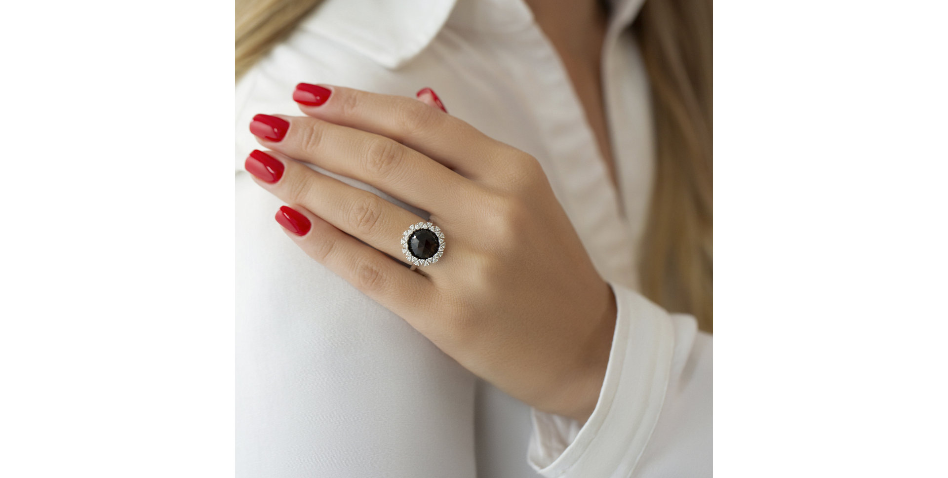 Diamond ring with Topaz Pavia