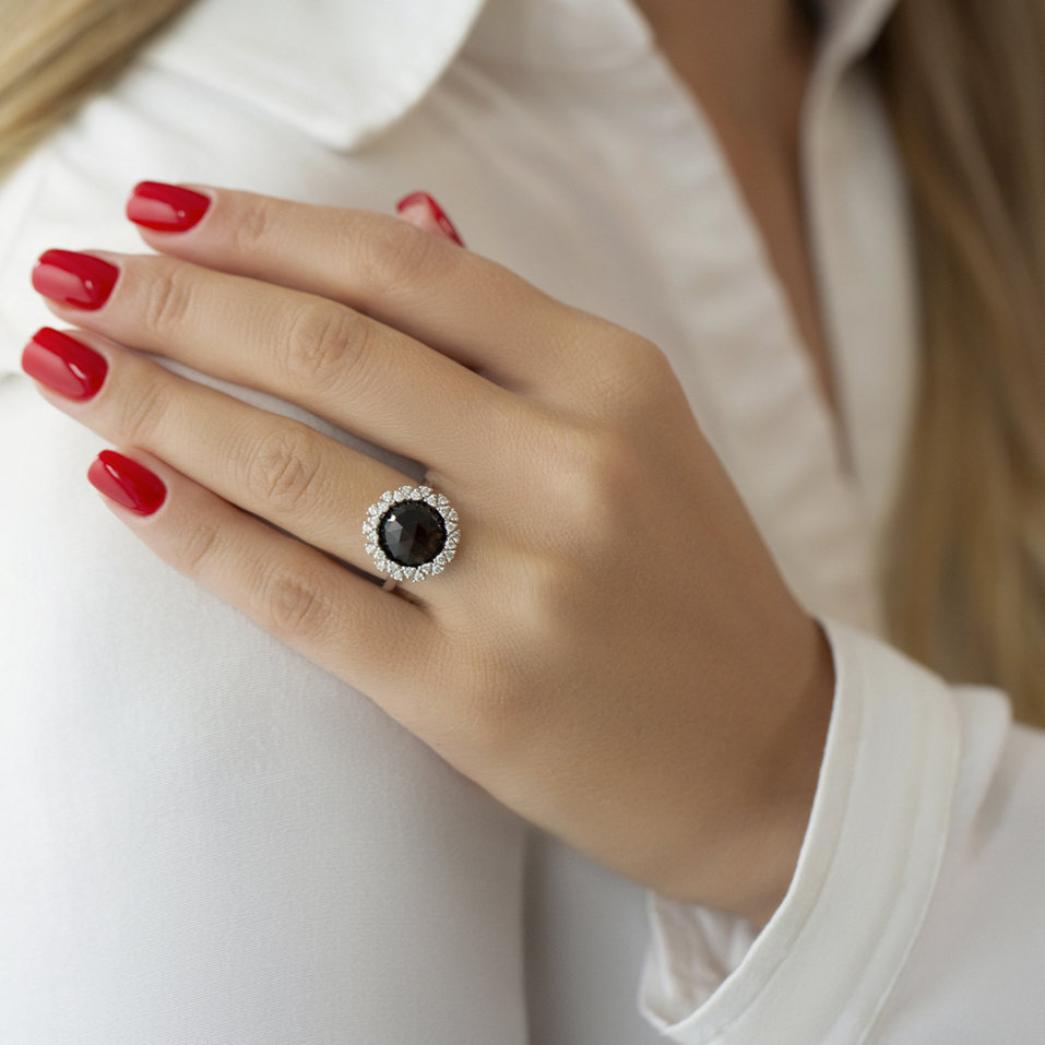 Diamond ring with Topaz Pavia