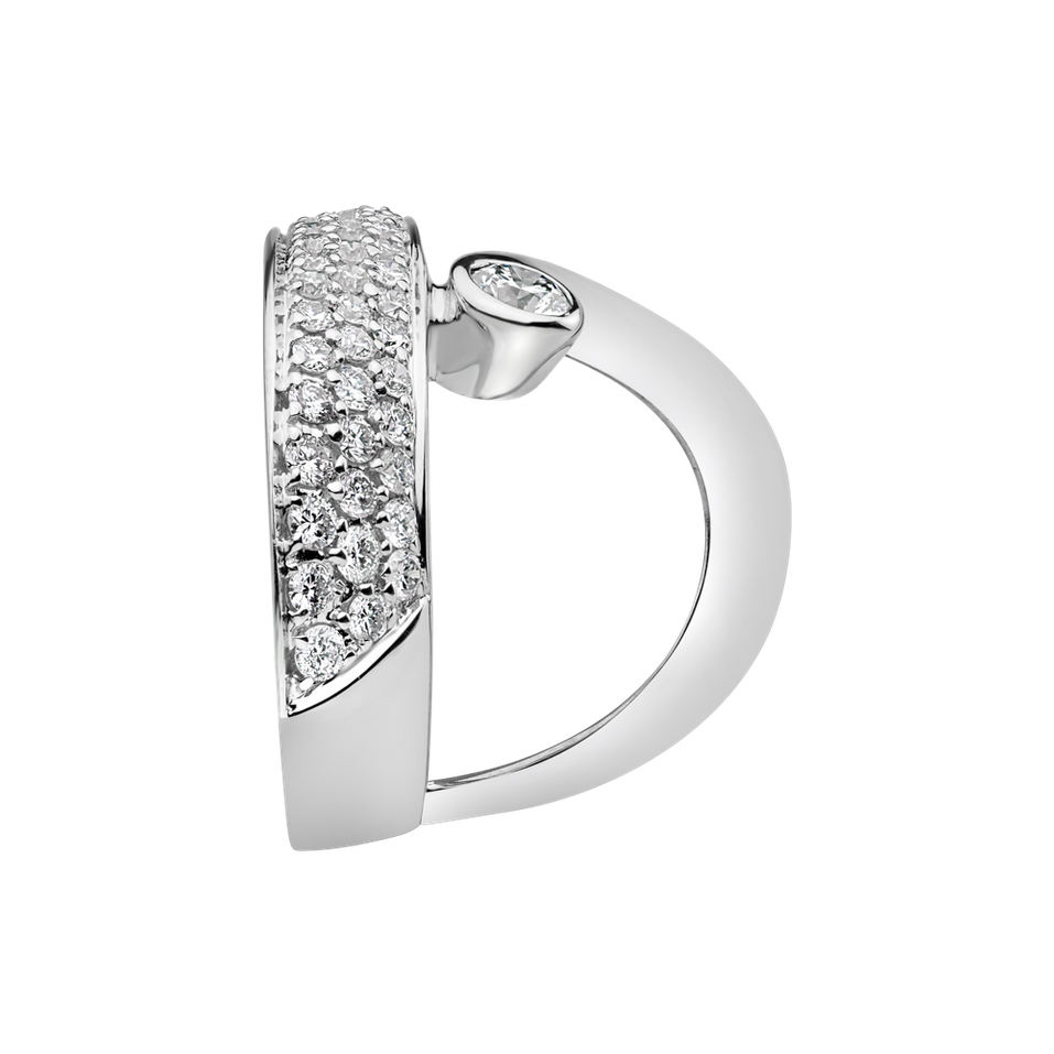 Diamond ring Sensuality