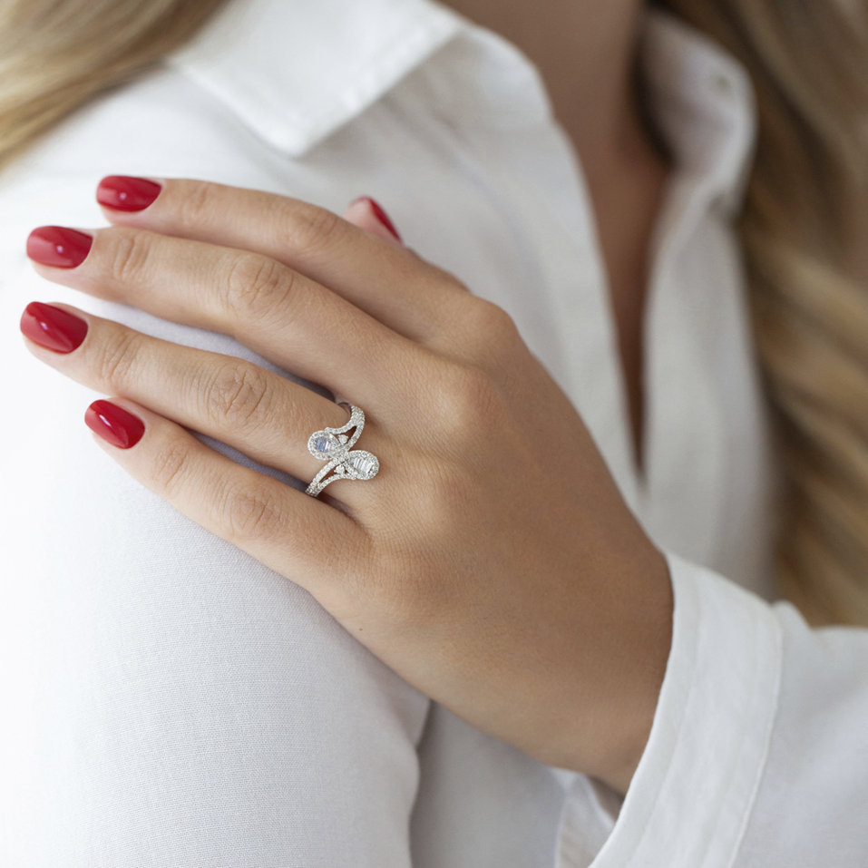 Diamond ring Ségolène