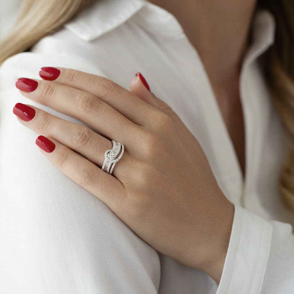 Diamond ring Jacques