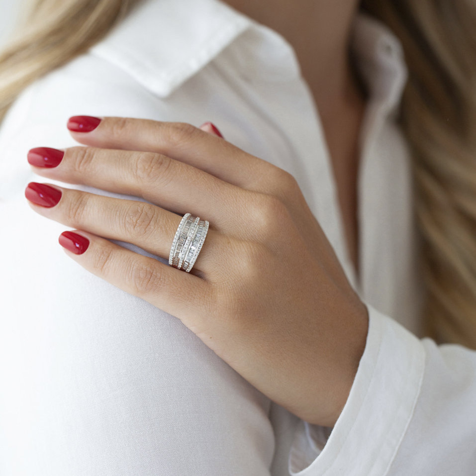 Diamond ring Laétitia