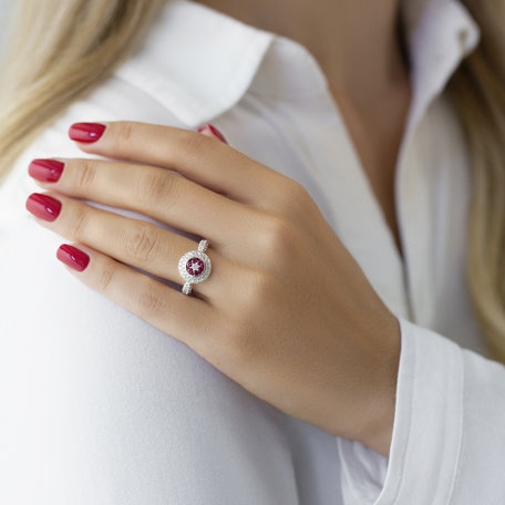 Diamond ring with Ruby Regina