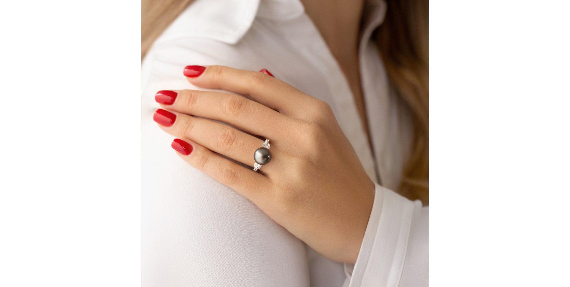 Diamond ring with Pearl Trina