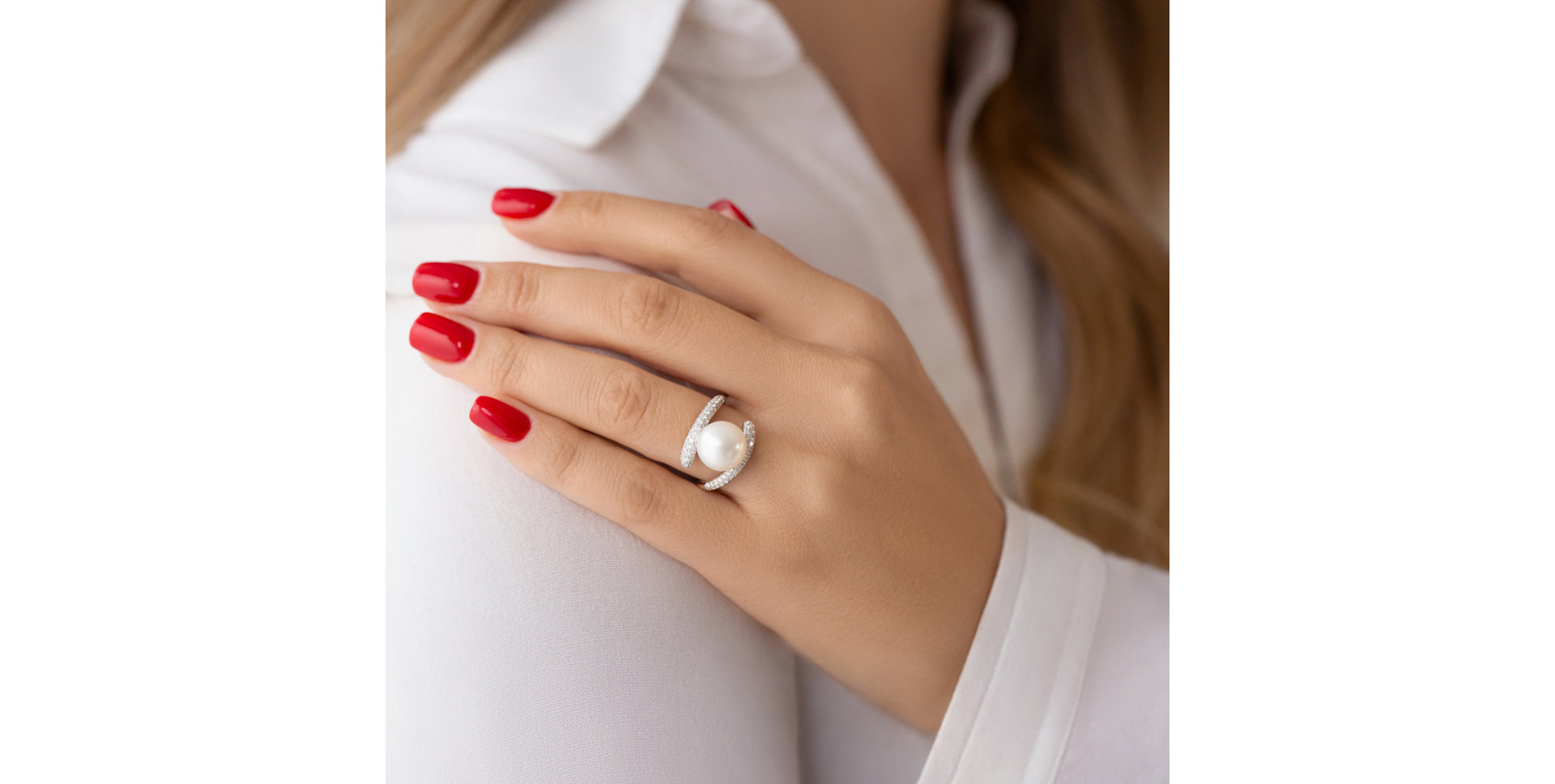 Diamond ring with Pearl Berlineta