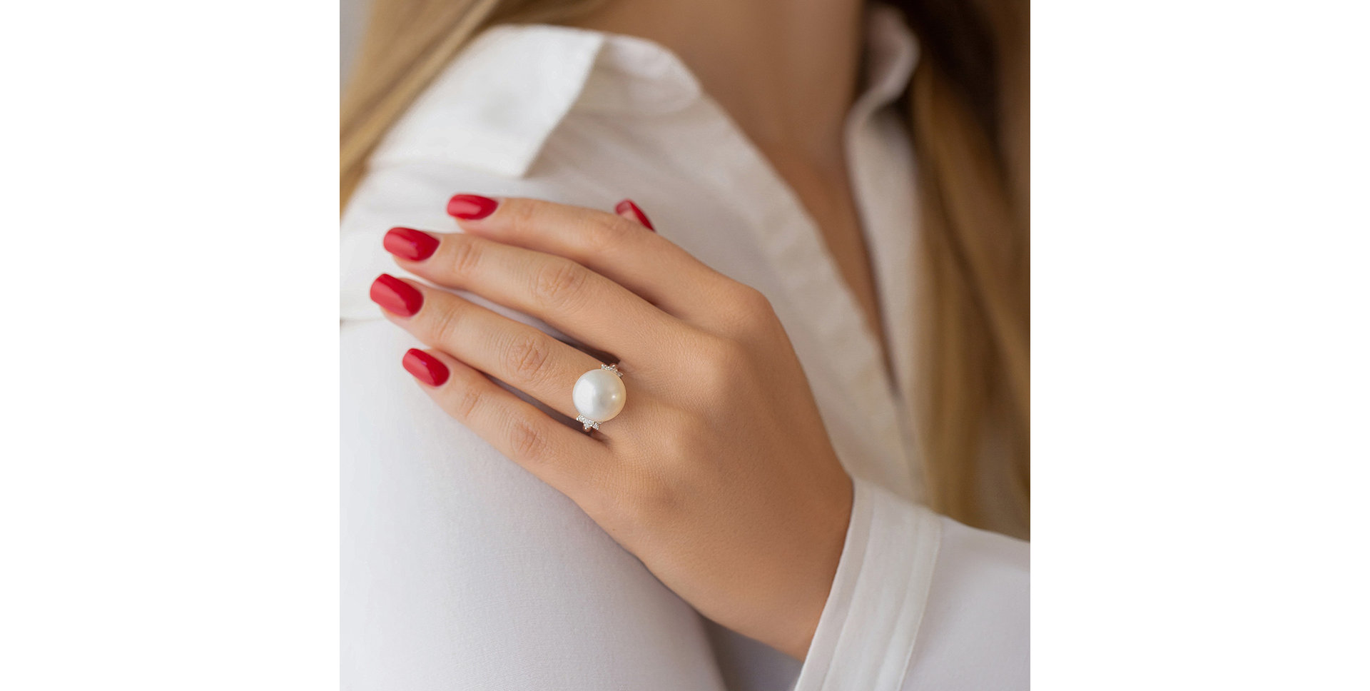 Diamond ring with Pearl Mermaid Euphoria