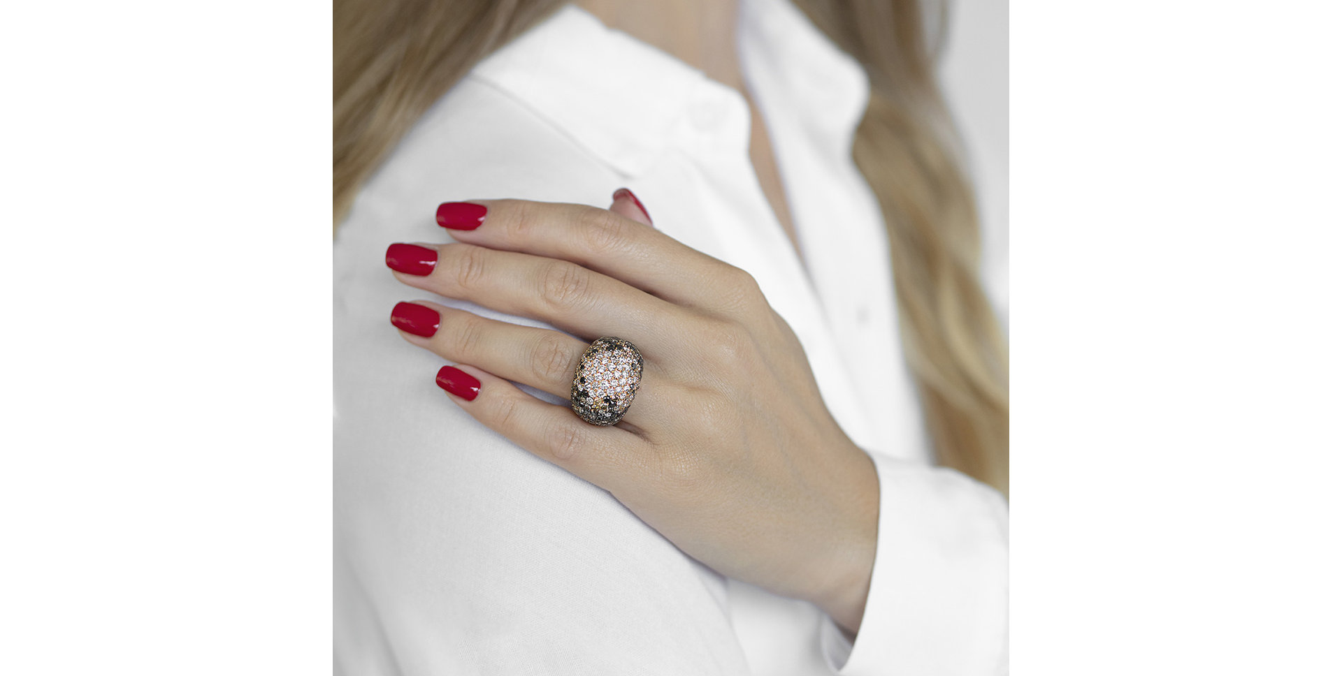 Ring with white, brown and black diamonds Deluxe Mark