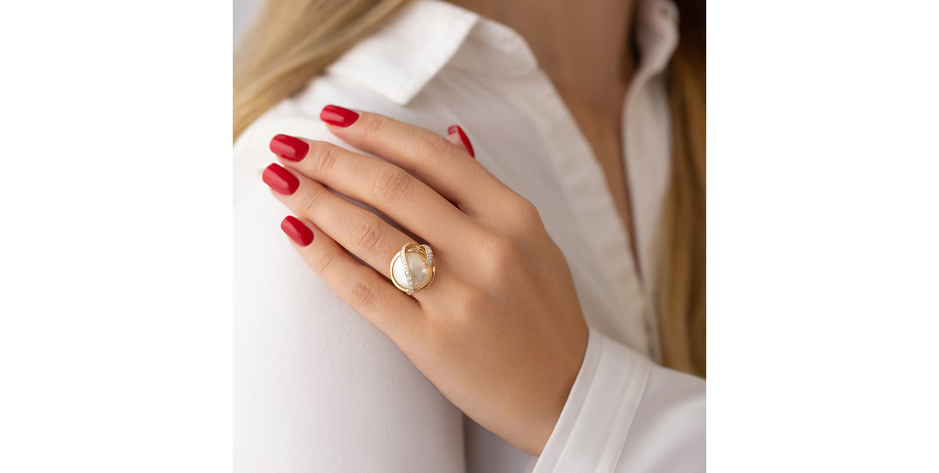 Diamond ring with Pearl Luxury Ocean