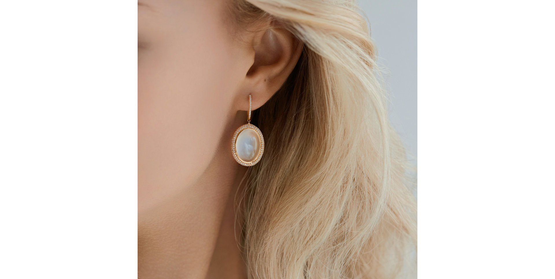 Diamond earrings with Moonstone Baroque Romance