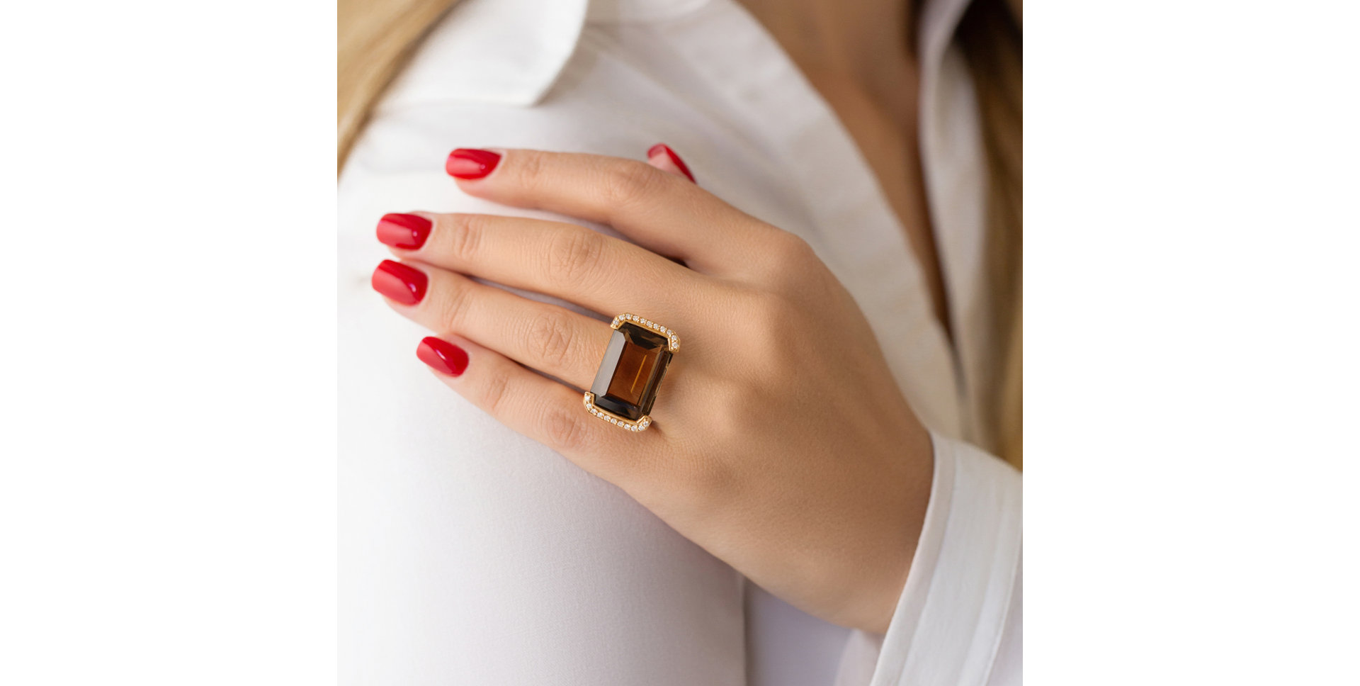 Diamond ring with Quartz Enticing Glamor