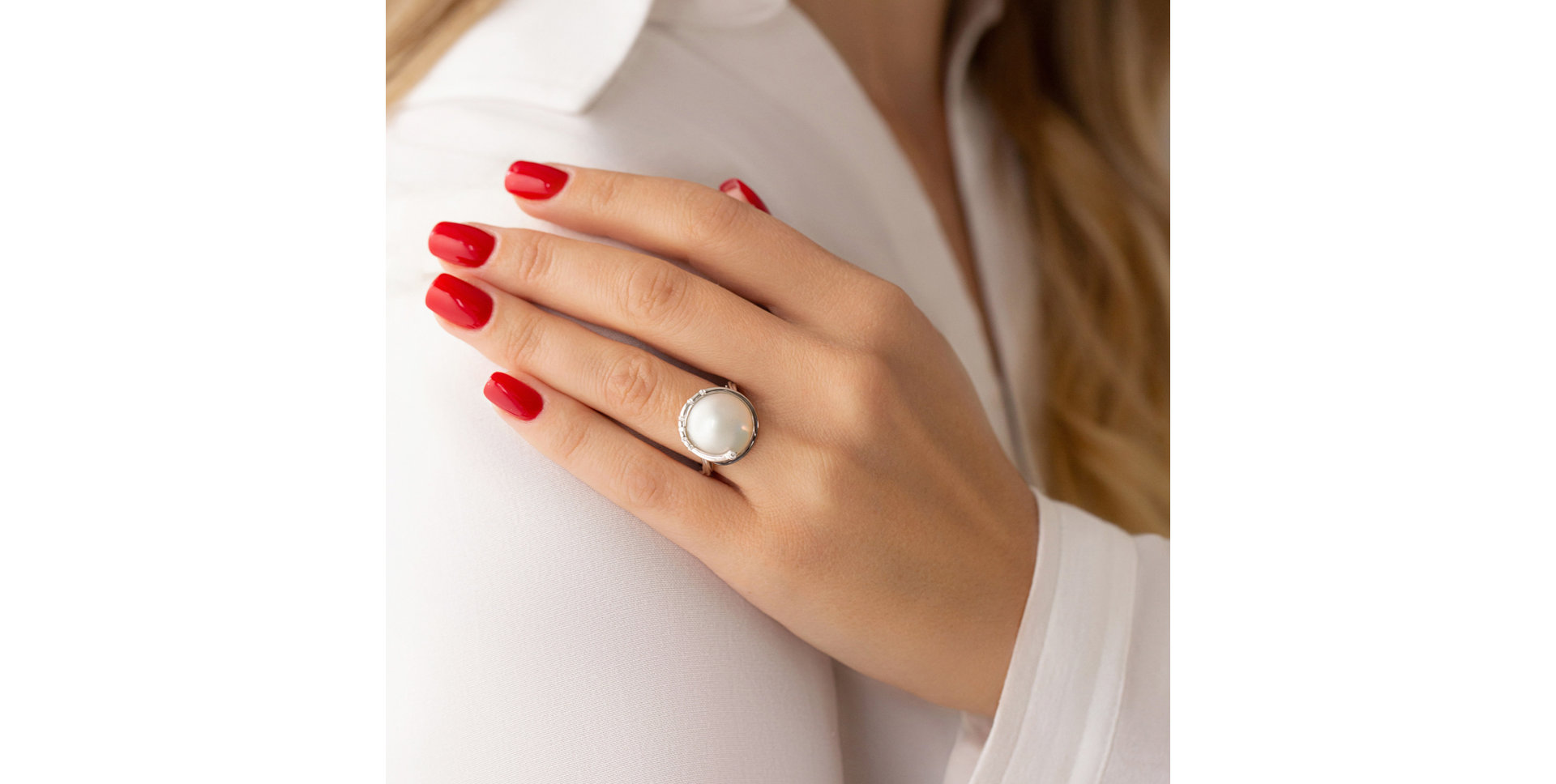 Diamond ring with Pearl Miraculous pearl