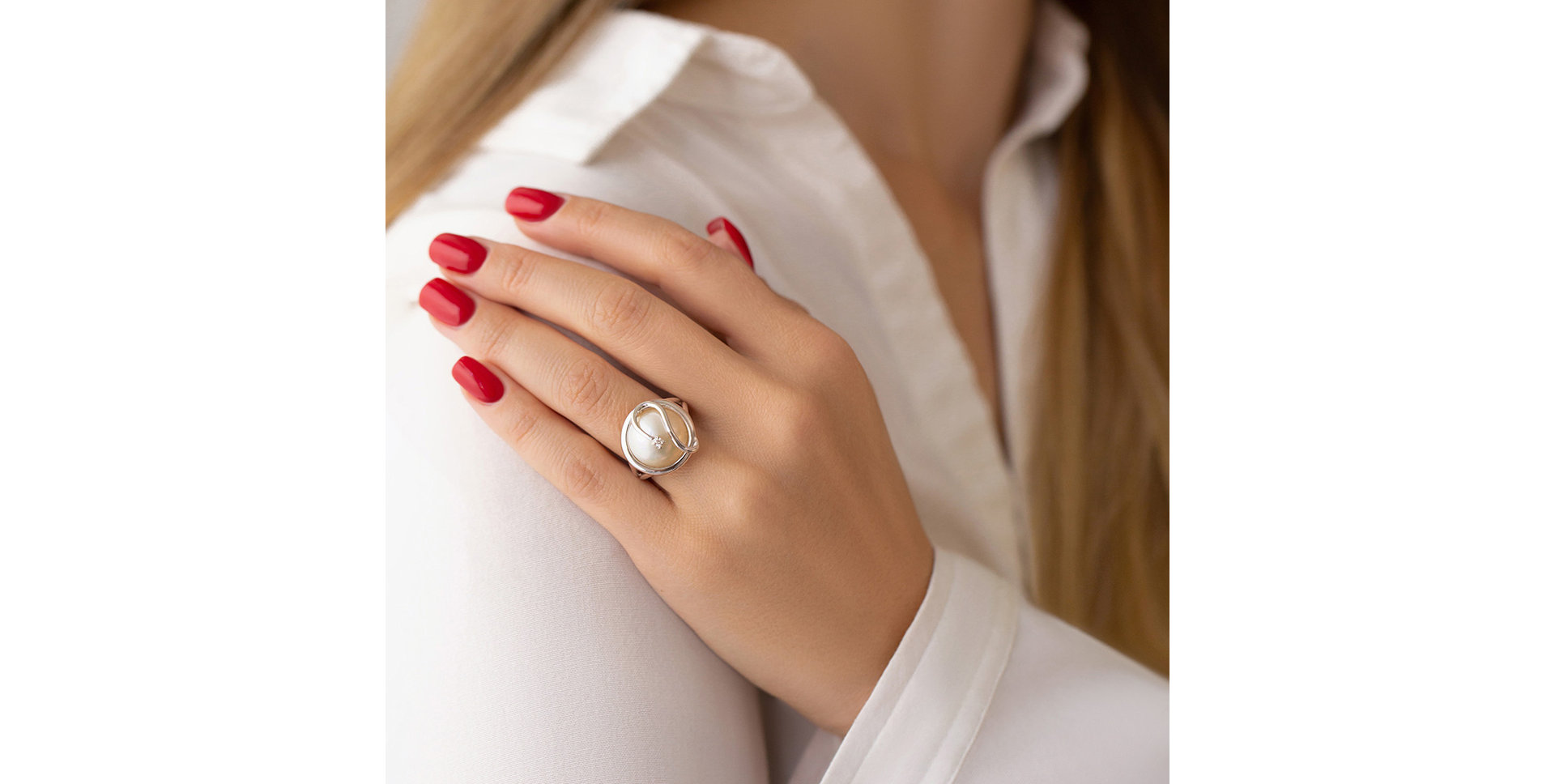Diamond ring with Pearl Zostera Marina