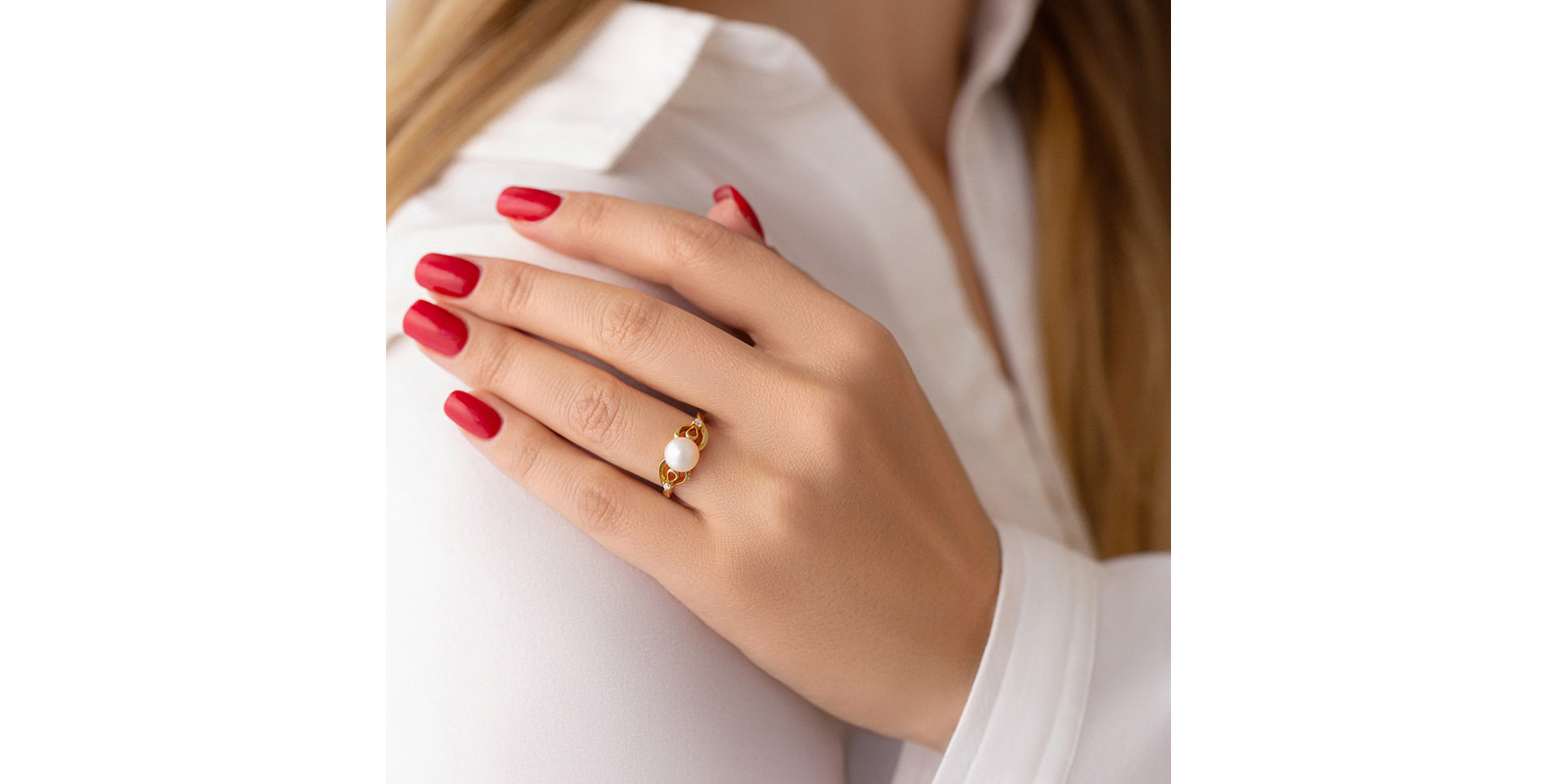 Diamond ring with Pearl Caribbean Romance