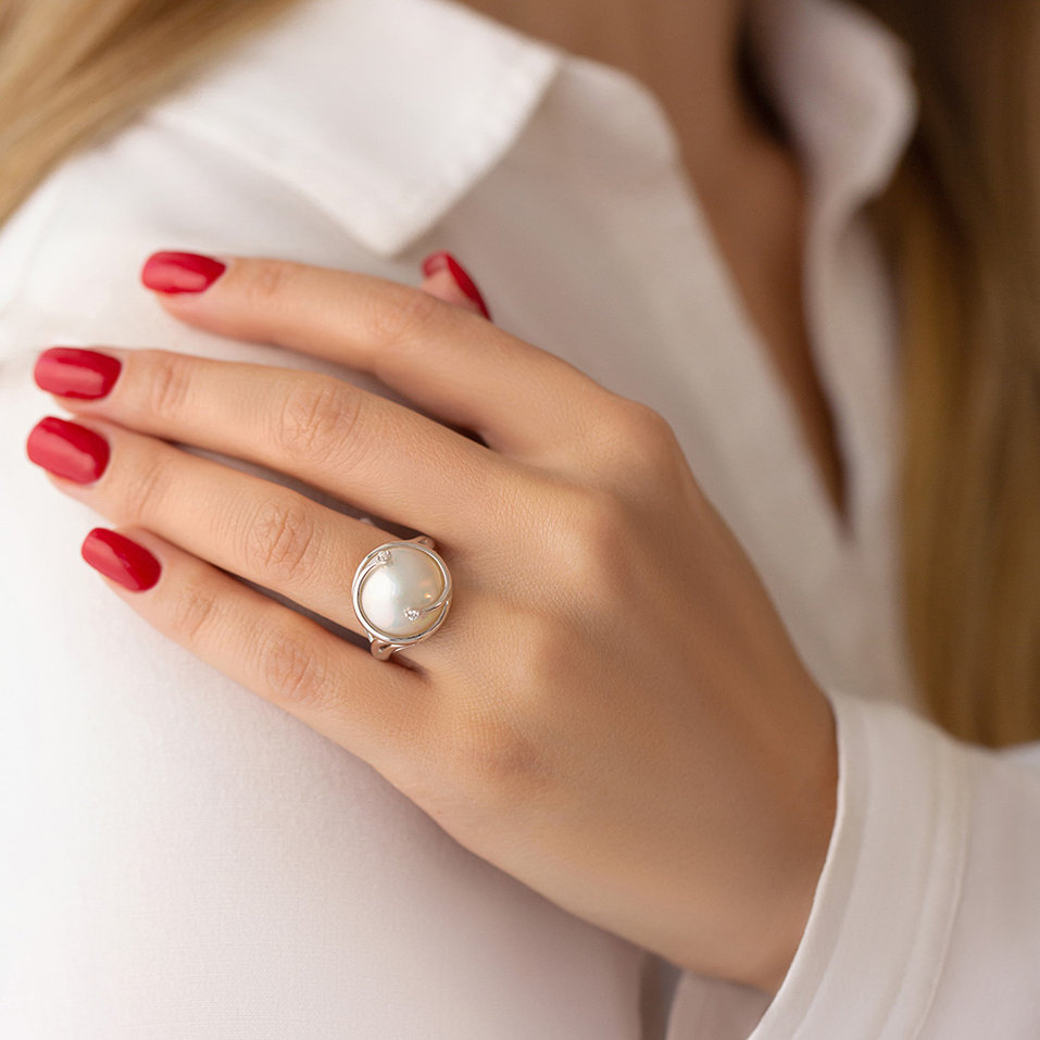 Diamond ring with Pearl Embrace Pearl