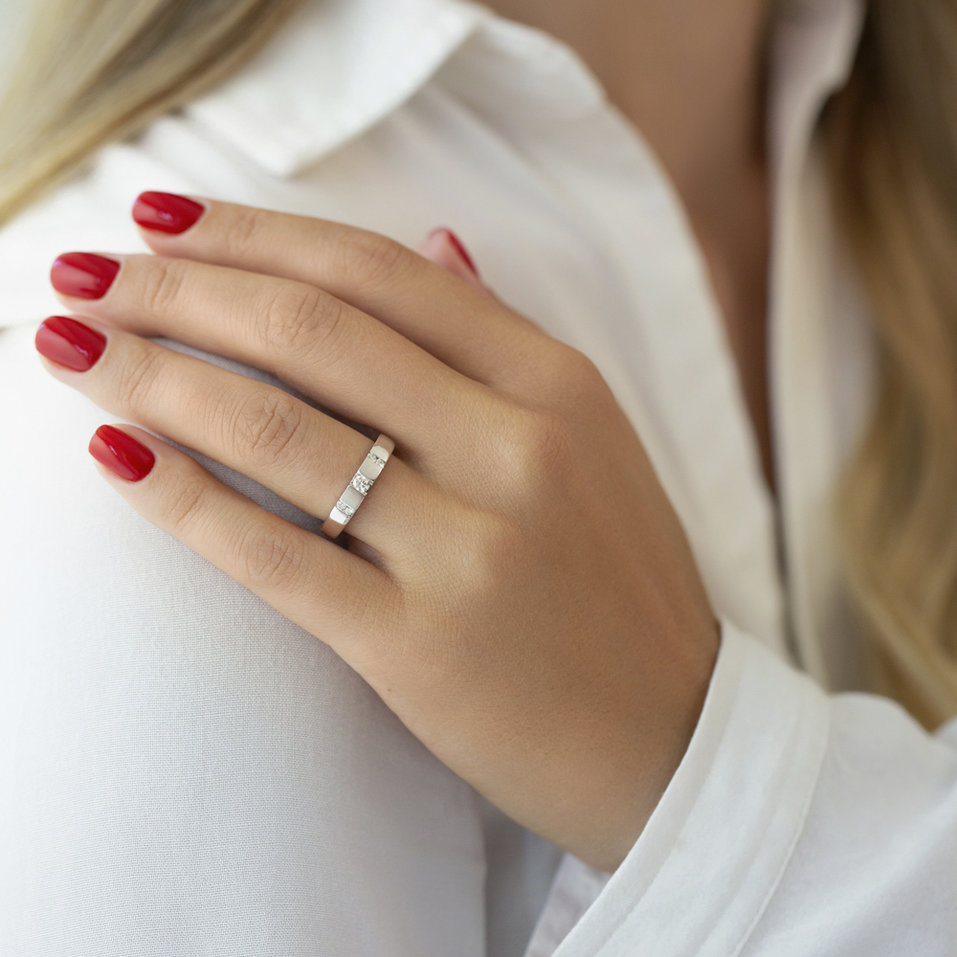 Diamond ring Lambert