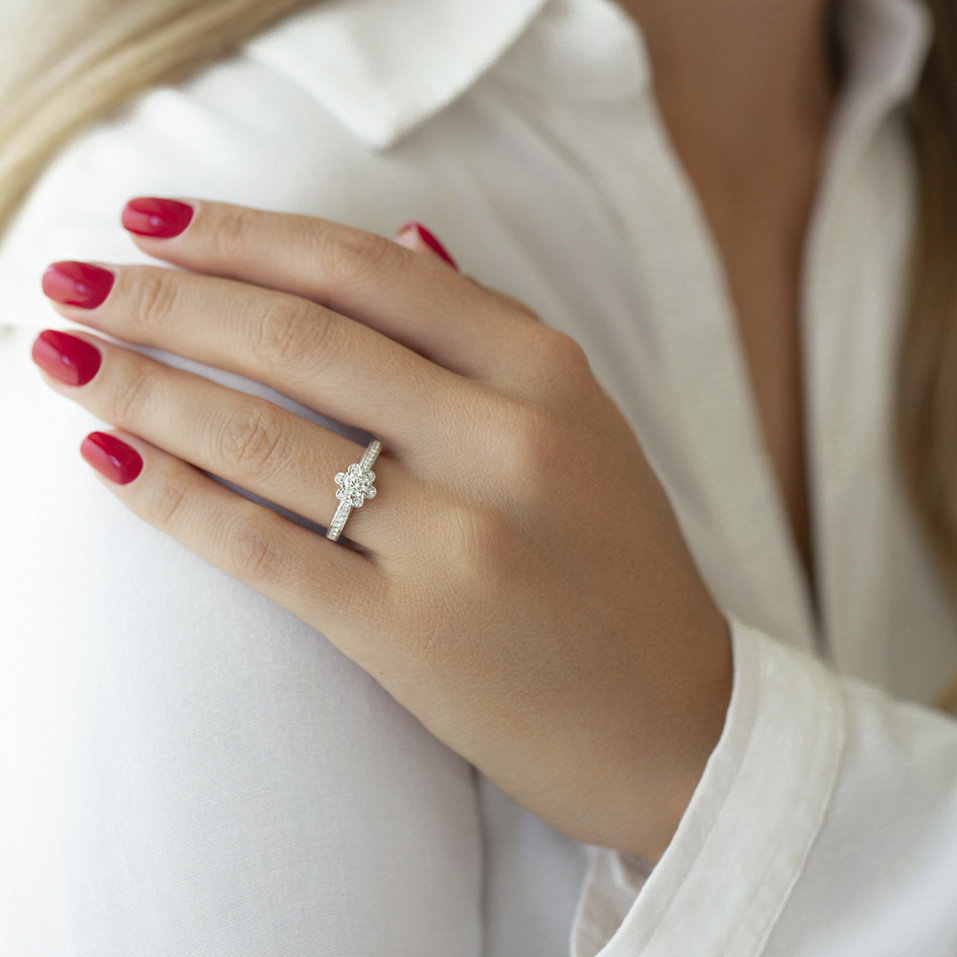 Diamond ring Fleur