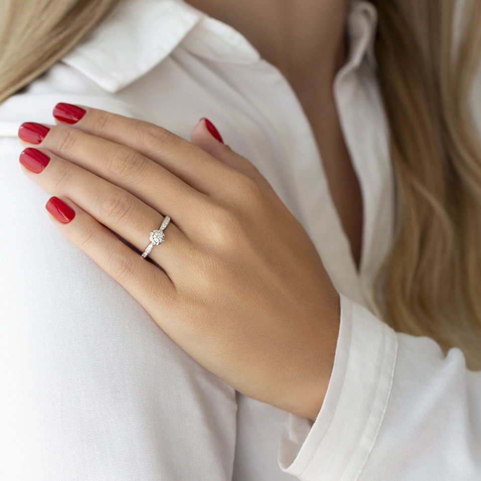 Diamond ring Thècle