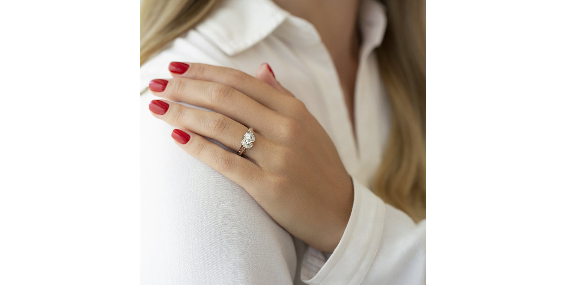 Diamond ring Glamorous Scientist