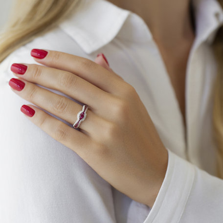 Diamond ring with Sapphire Fiore