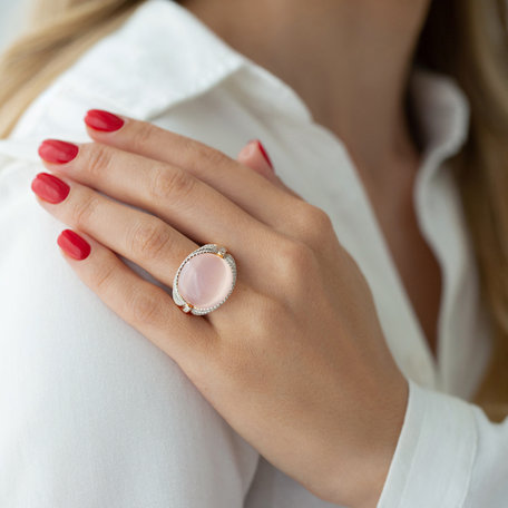 Diamond ring with Rose Quartz Moonlight Wave