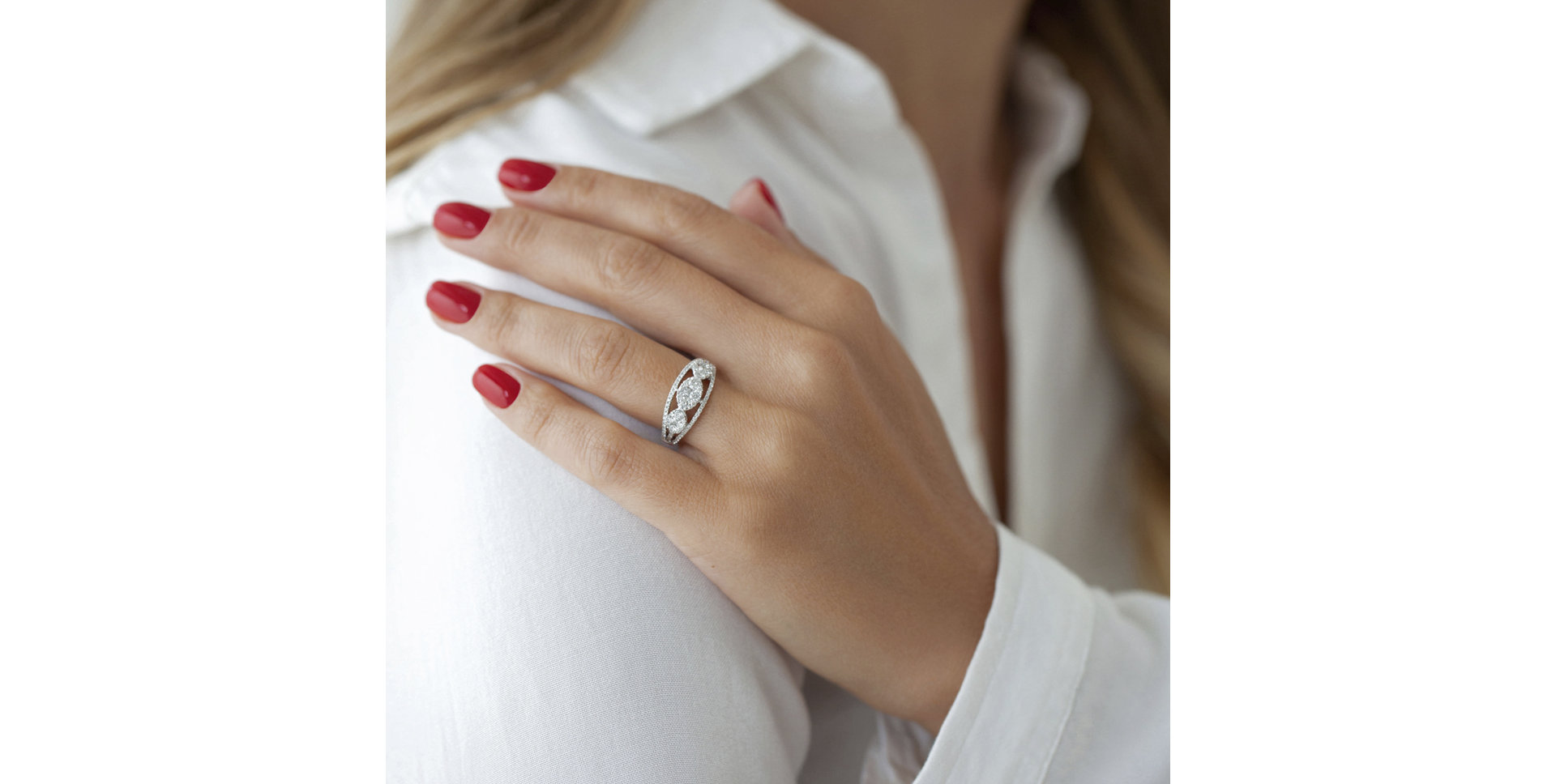 Diamond ring Divine Allegory