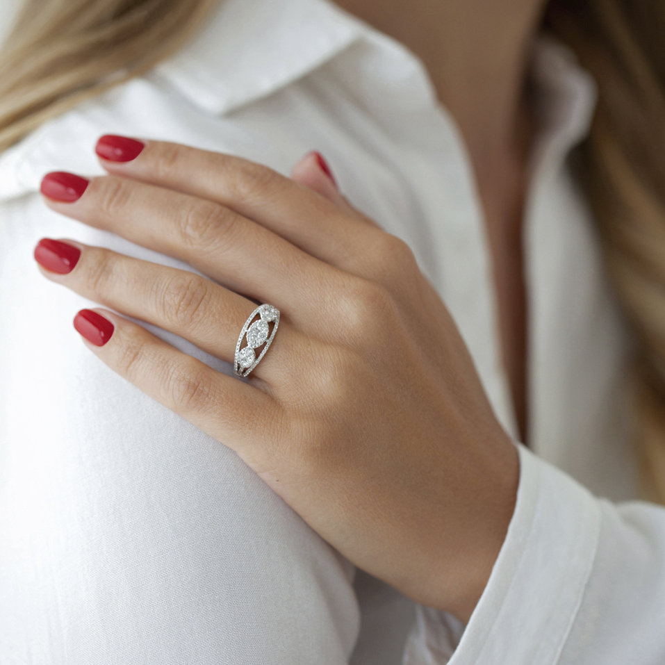 Diamond ring Divine Allegory