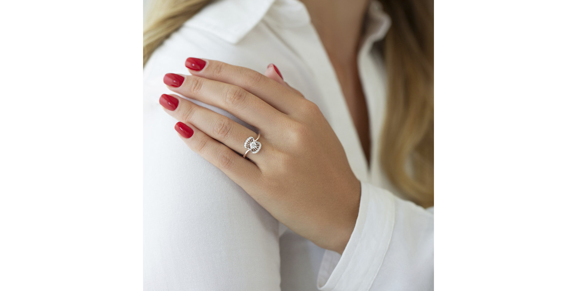 Diamond ring Aline