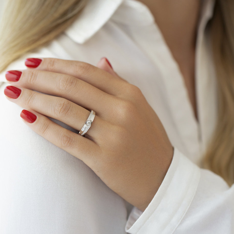 Diamond ring Brilliant Crescent