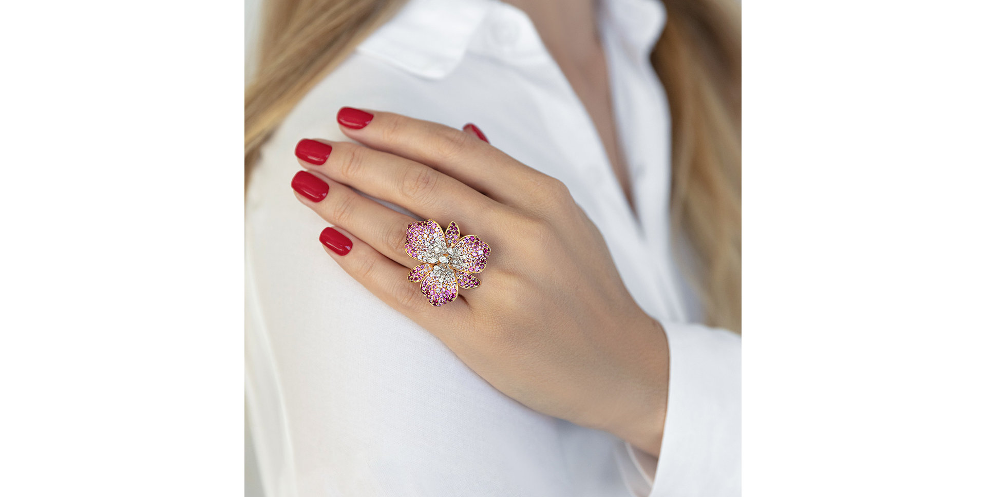 Diamond ring with Ruby and Sapphire Queen of Orchid