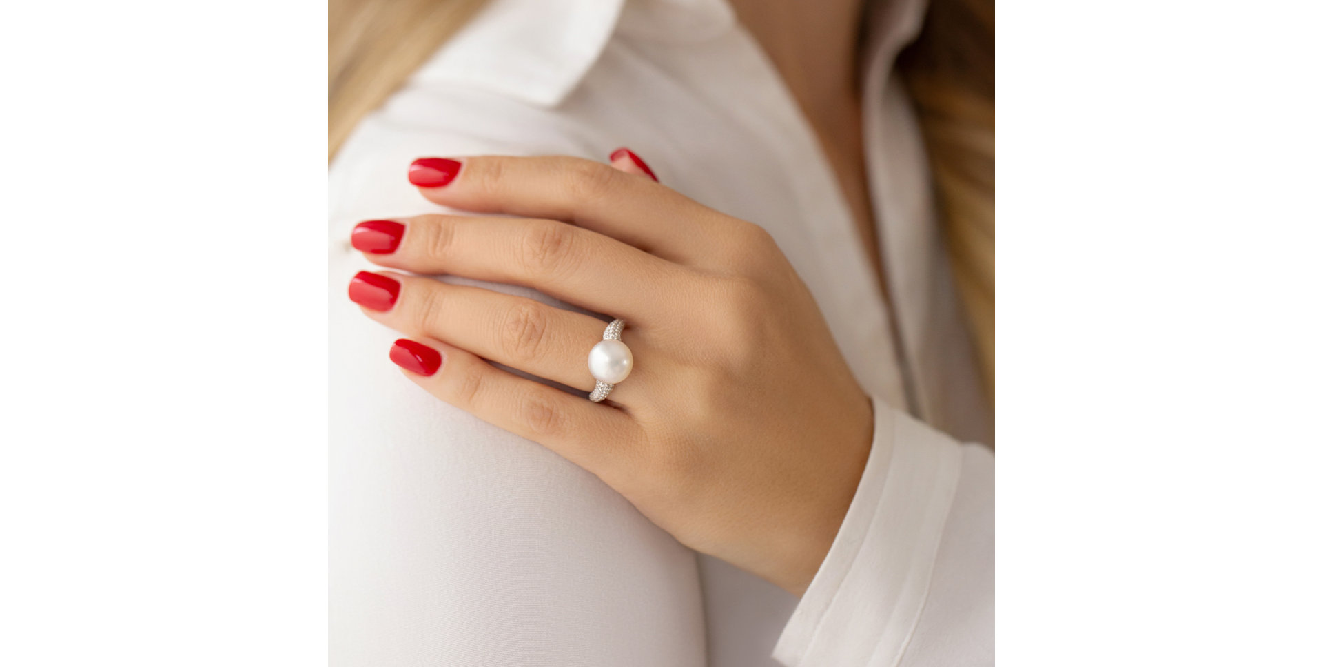 Diamond ring with Pearl Exclusive Product