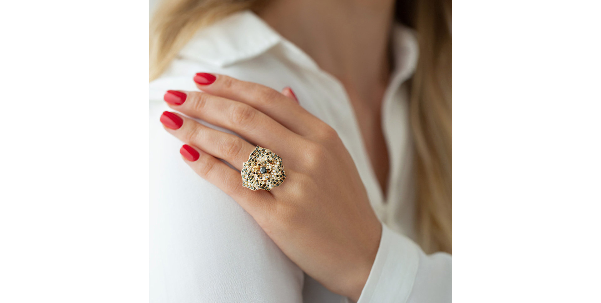 Ring with white, brown and black diamonds Heavenly Rose
